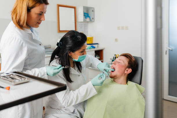 Best Emergency Tooth Extraction in Versailles, KY